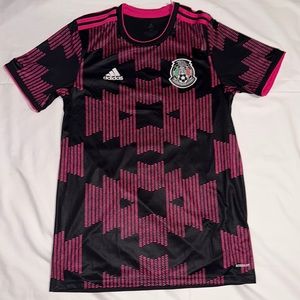 New men’s Mexico home jersey with tags. Pink and black